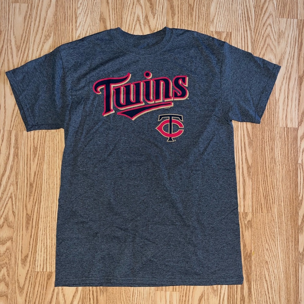 Minnesota Twins Shirt Size Medium  Gray MLB Baseball
